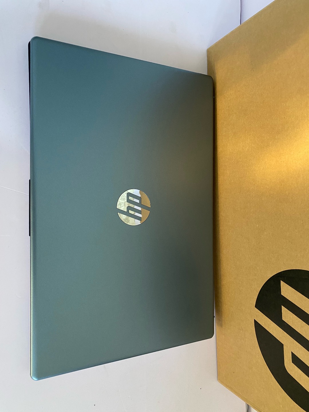 HP Laptop 15-fd0230WM — стиль, скорость и удобство в одном корпусе - изображение 5