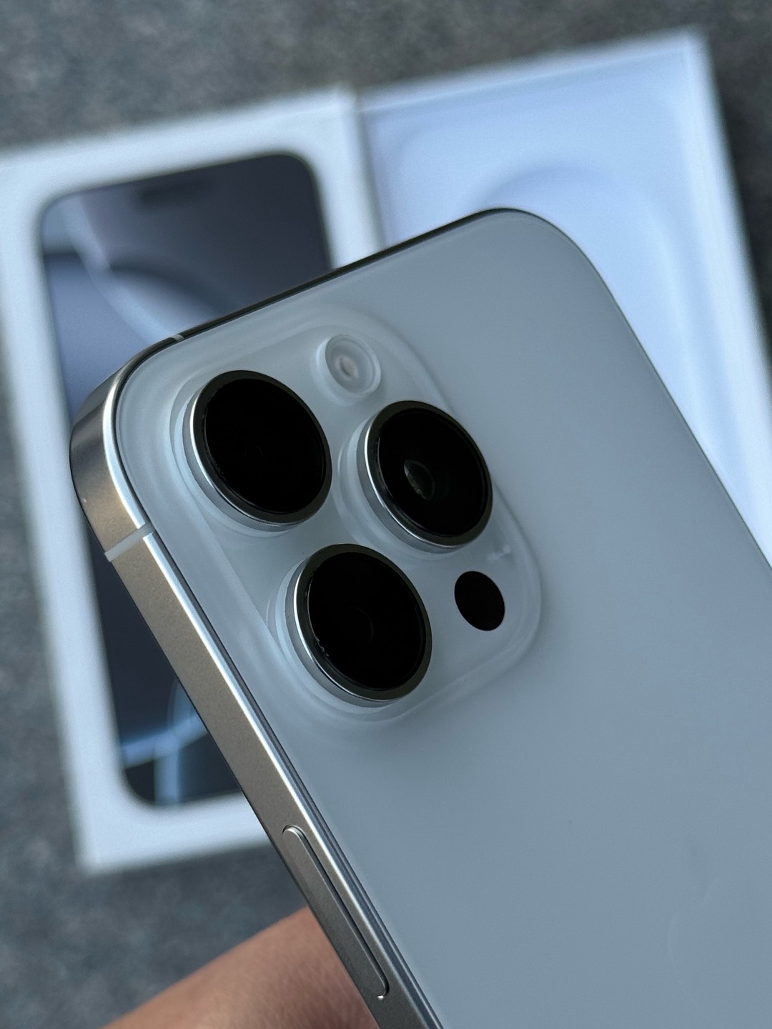 IPhone 16 PRO MAX 256GB White - изображение 2