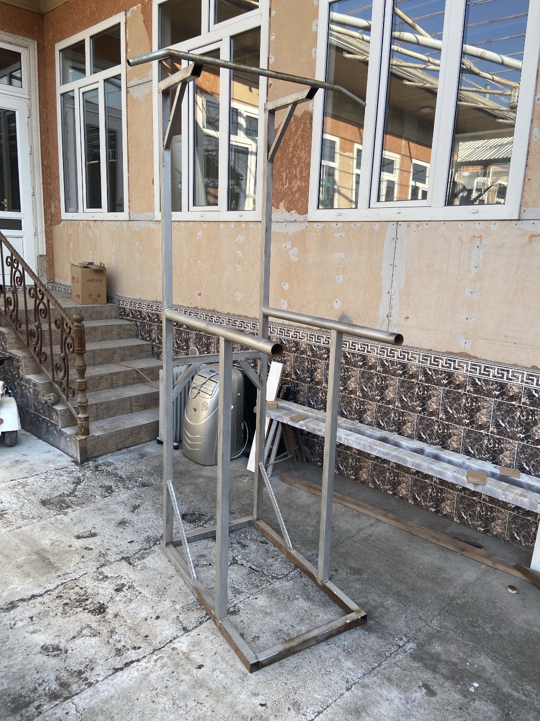 Турник и брусья