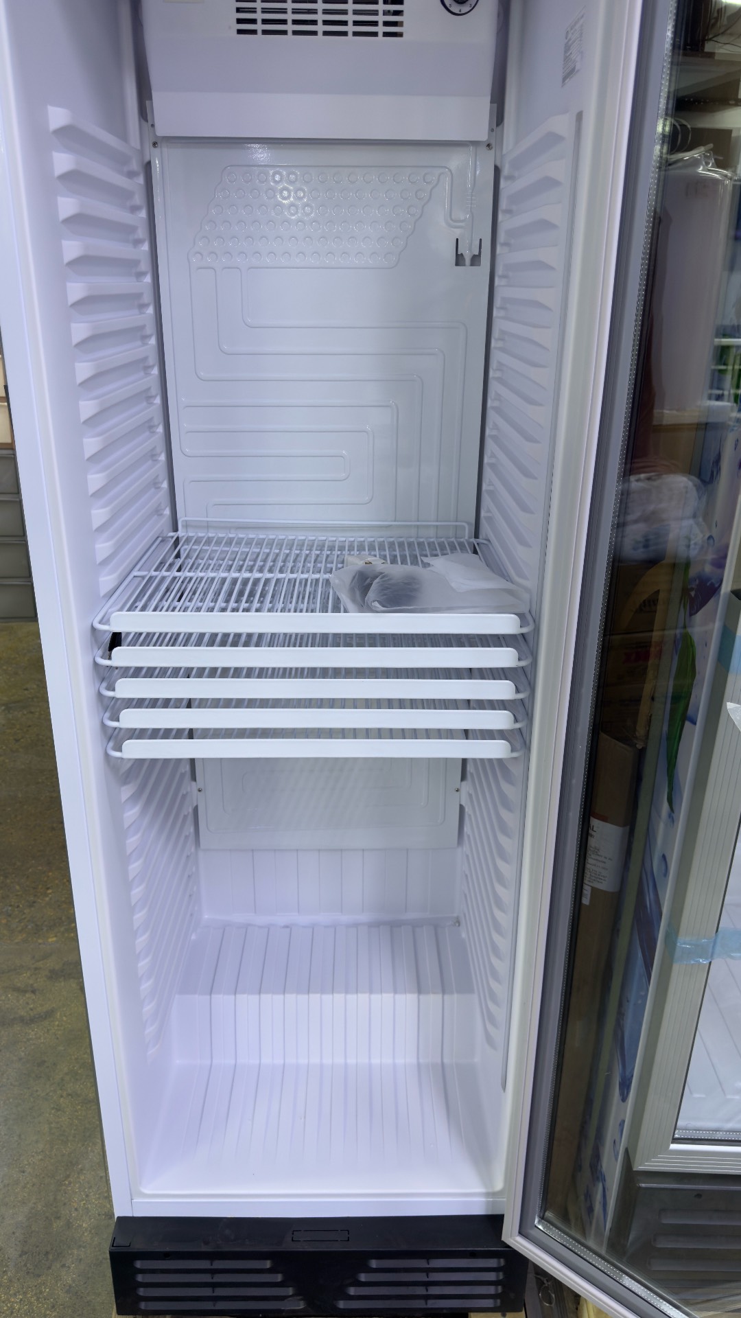 Витринный холодильник Kleo 2 метра высота - изображение 4