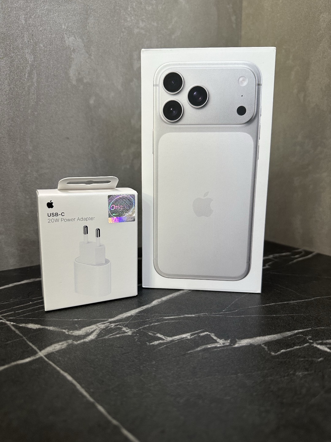 IPHONE 17 PRO 256gb e-SIM + оригинальный адаптер - изображение 2