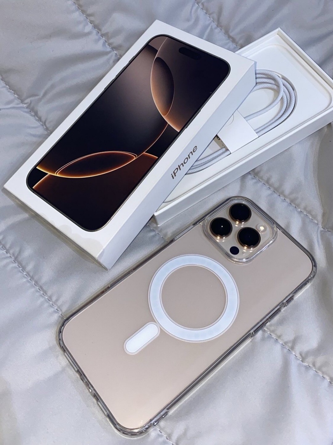 IPhone 16 Pro Max 256GB + полный комплект аксессуаров - изображение 3