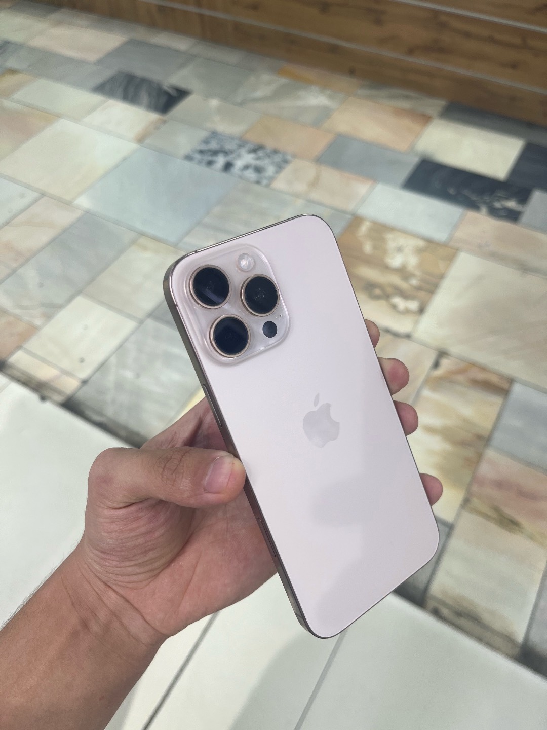IPhone 16 Pro Max 256Gb 90% с коробкой в идеальном состоянии - изображение 2