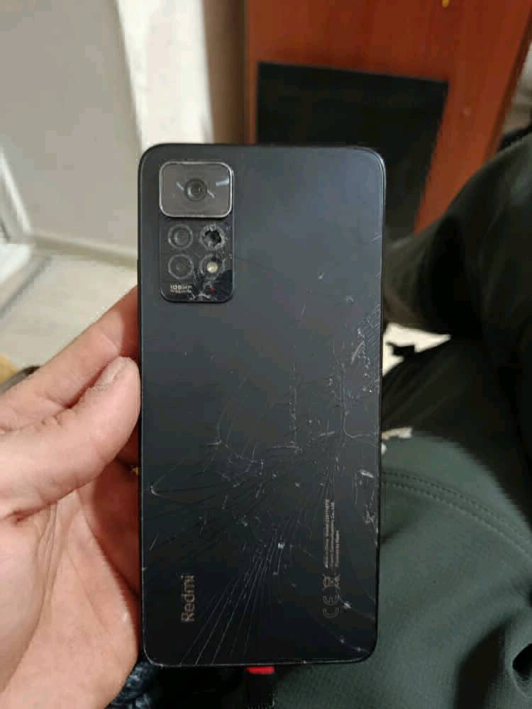 Продаю редми но 11про все работает - изображение 2