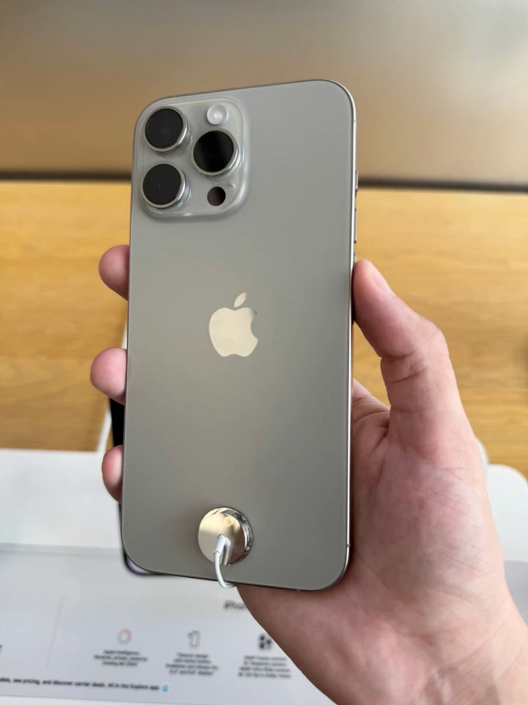 IPhone 16 Pro 128GB + полный комплект аксессуаров - изображение 2