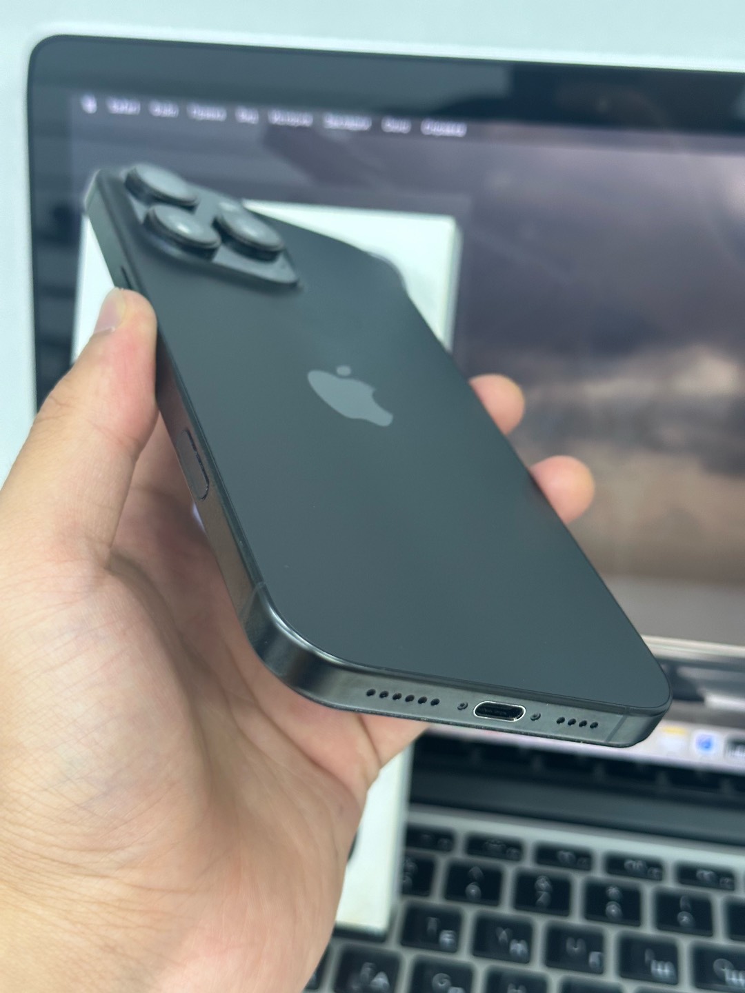 Айфон 16 про Макс 512 гб, шикарное состояние, проверенный с гарантией 🔥 - изображение 3