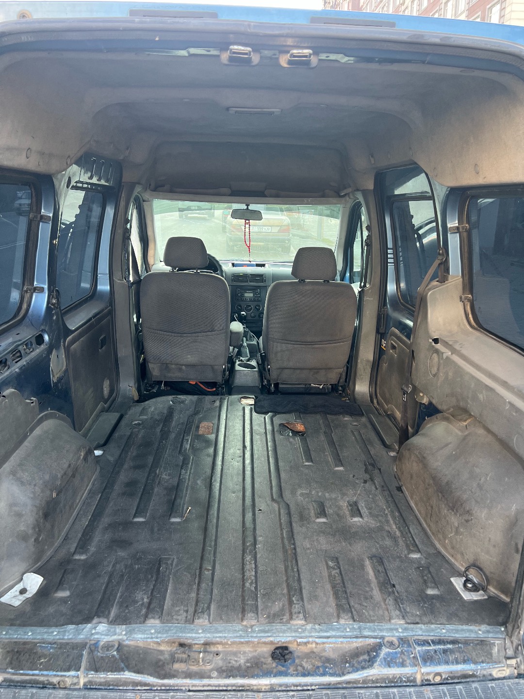 Продаю Ford Tourneo Connect
📅 2003 год 1.8 TDI дизель. Грузовой Форд - изображение 5