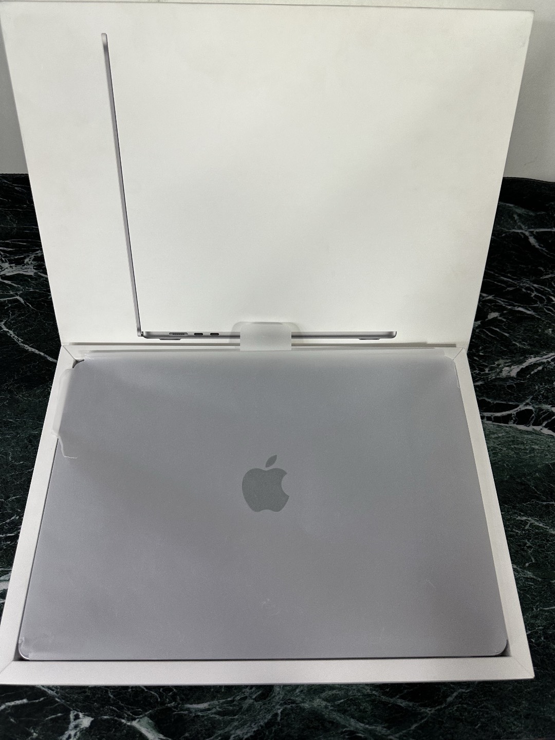 MacBook Air M2 8/256 gb б/у почти новый - изображение 8