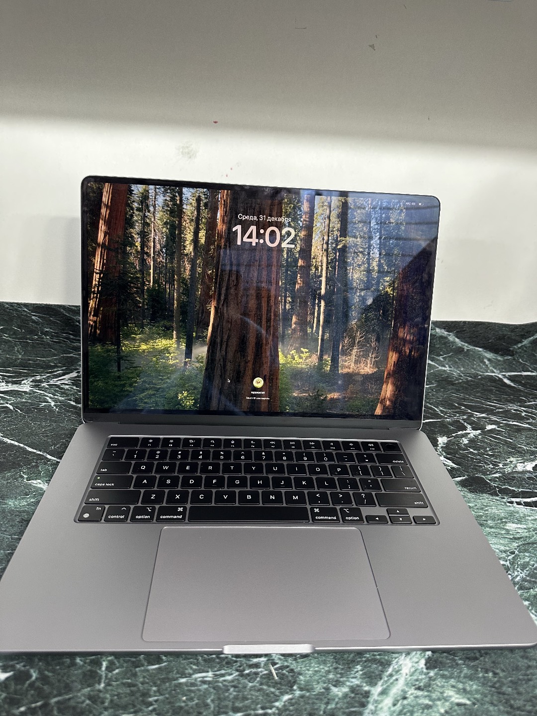 MacBook Air M2 8/256 gb б/у почти новый - изображение 3
