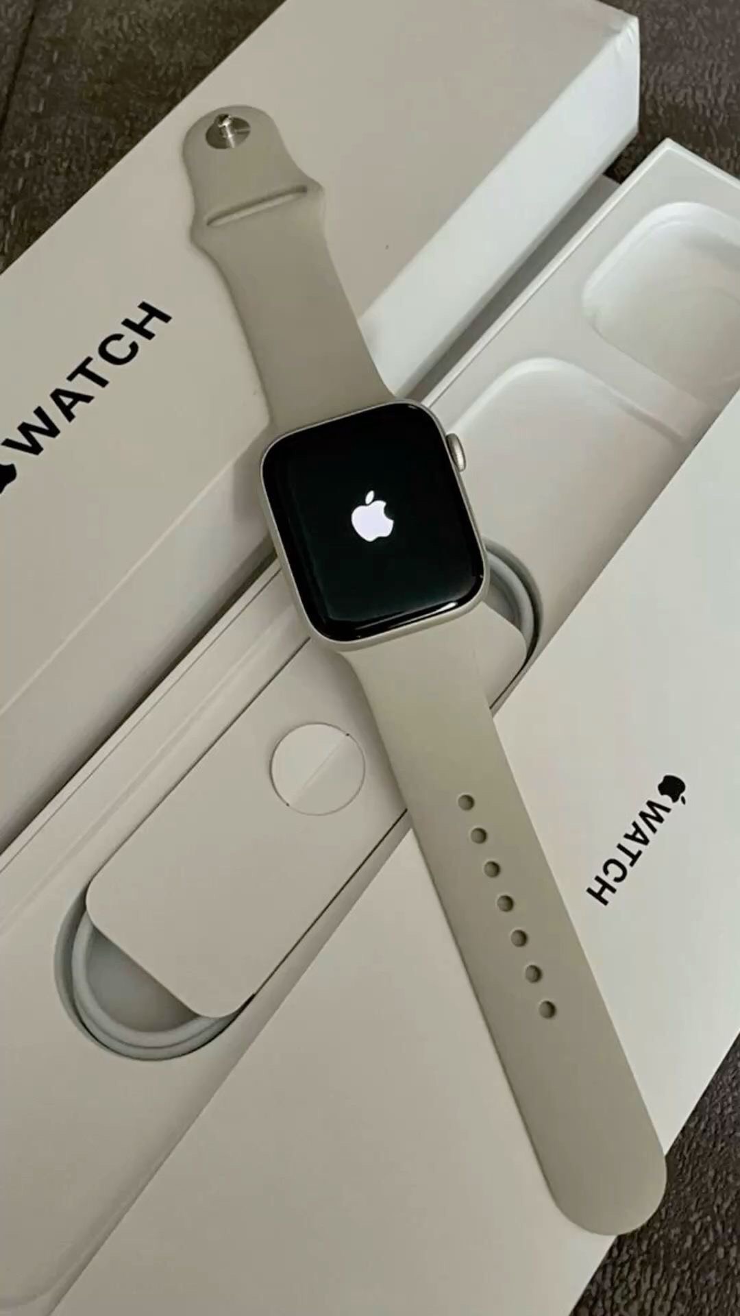 🎁 Apple Watch SE 2 44mm — универсальный подарок ко Дню влюблённых - изображение 2