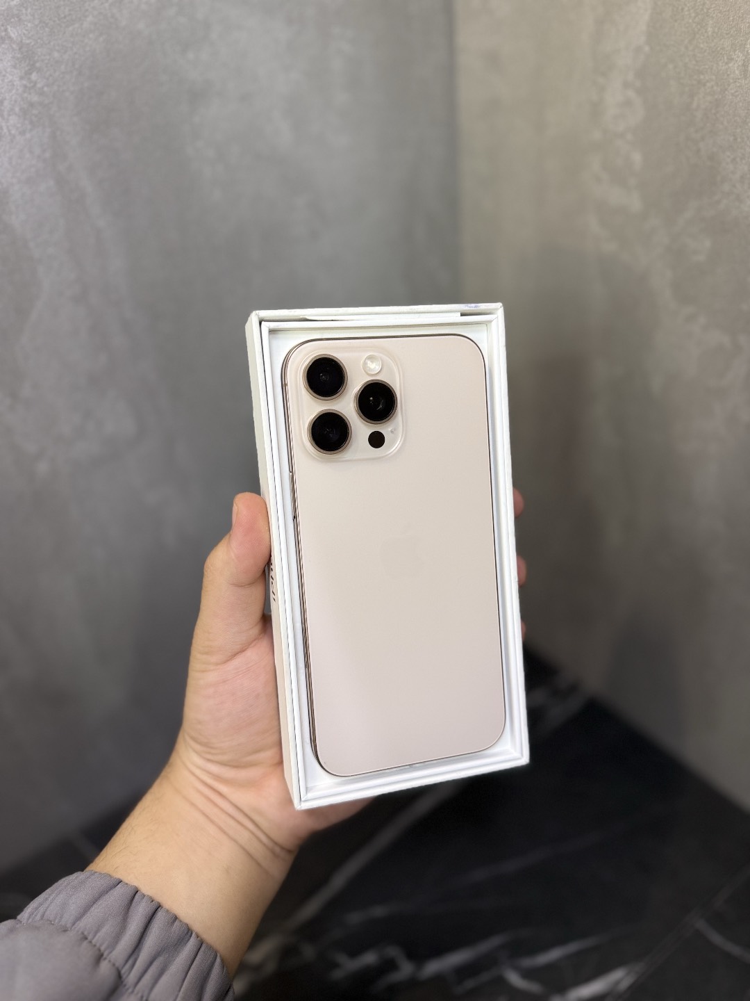 IPHONE 16 PRO MAX 256gb DESERT TITANIUM😍+ оригинальная зарядка - изображение 2