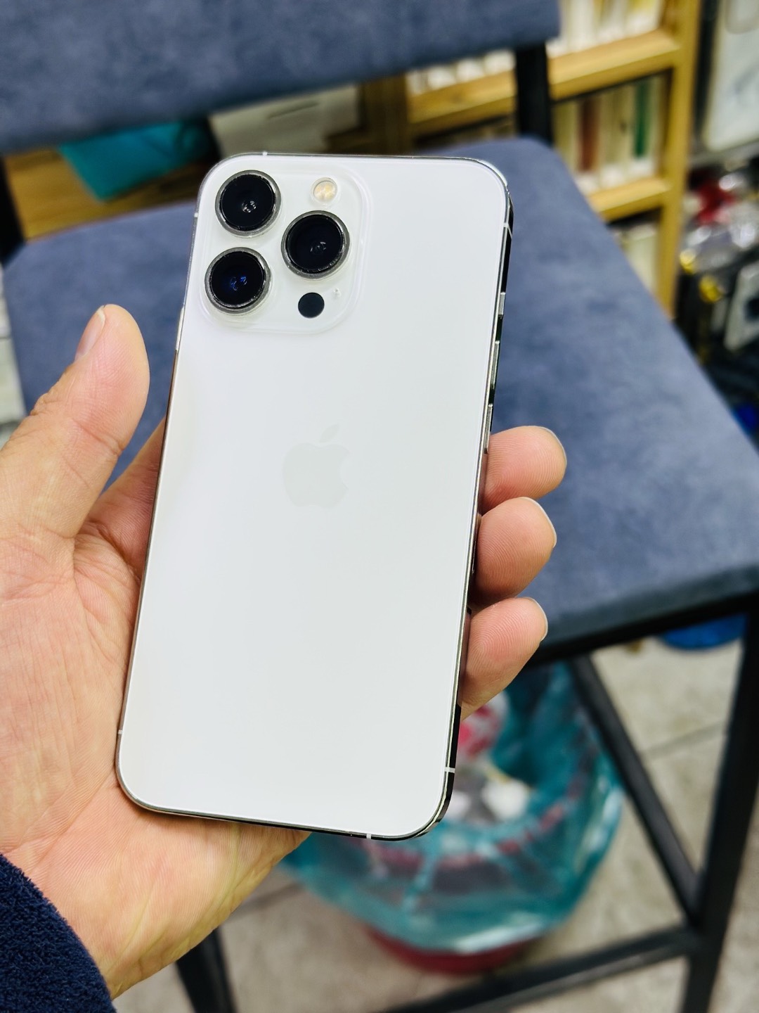 АКЦИЯ Iphone 13 Pro 128 акб 94% в комплекте чехол стекло airpods подарок гарантия 1 год - изображение 2