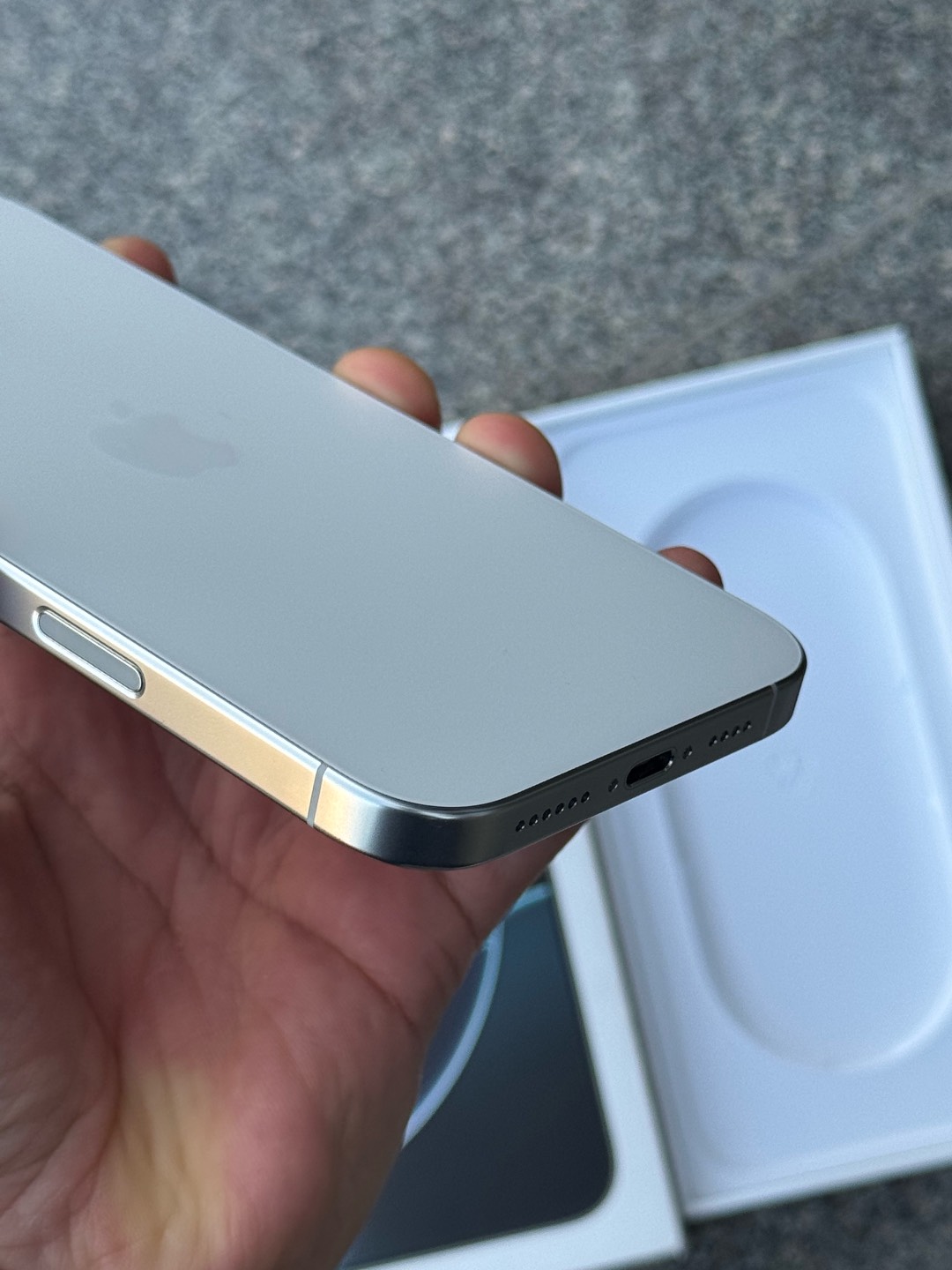 IPhone 16 PRO MAX 256GB White - изображение 4