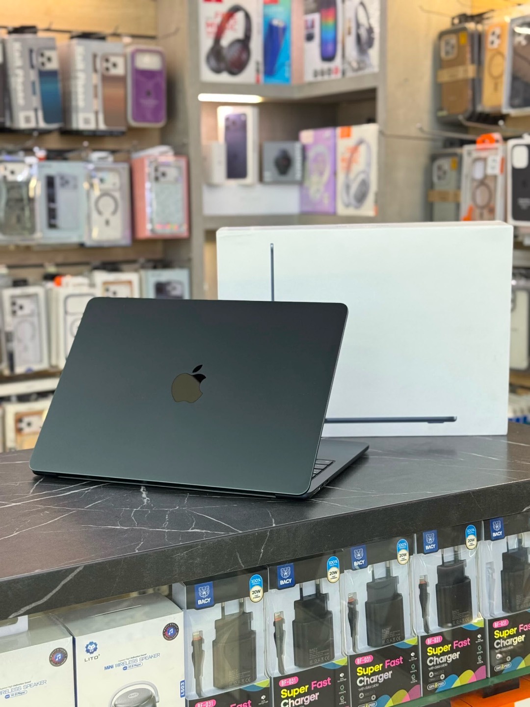 MACBOOK AIR M 2 8/256 - изображение 2