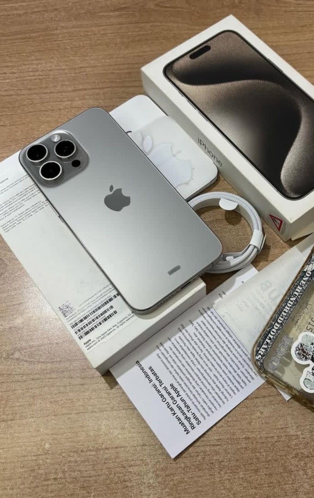 IPhone 15 Pro 128GB + полный комплект аксессуаров - изображение 2