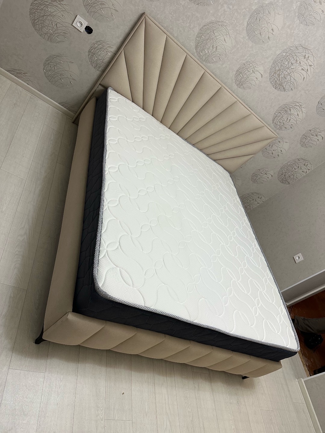 Кровать 160*200см - изображение 2