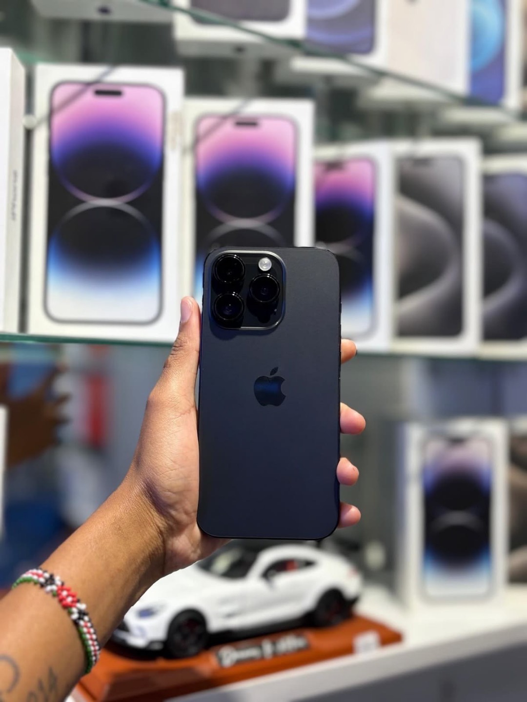 IPhone 14 Pro 128GB + полный комплект аксессуаров - изображение 2