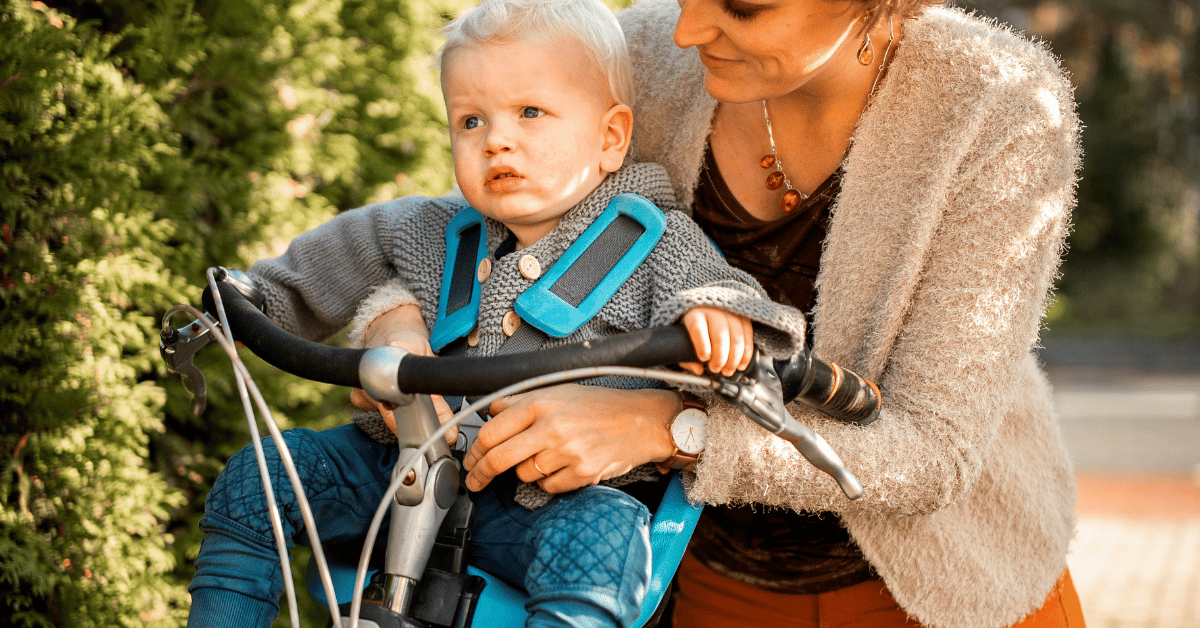 Hoe kan je kleine kind veilig mee op de fiets? mood picture