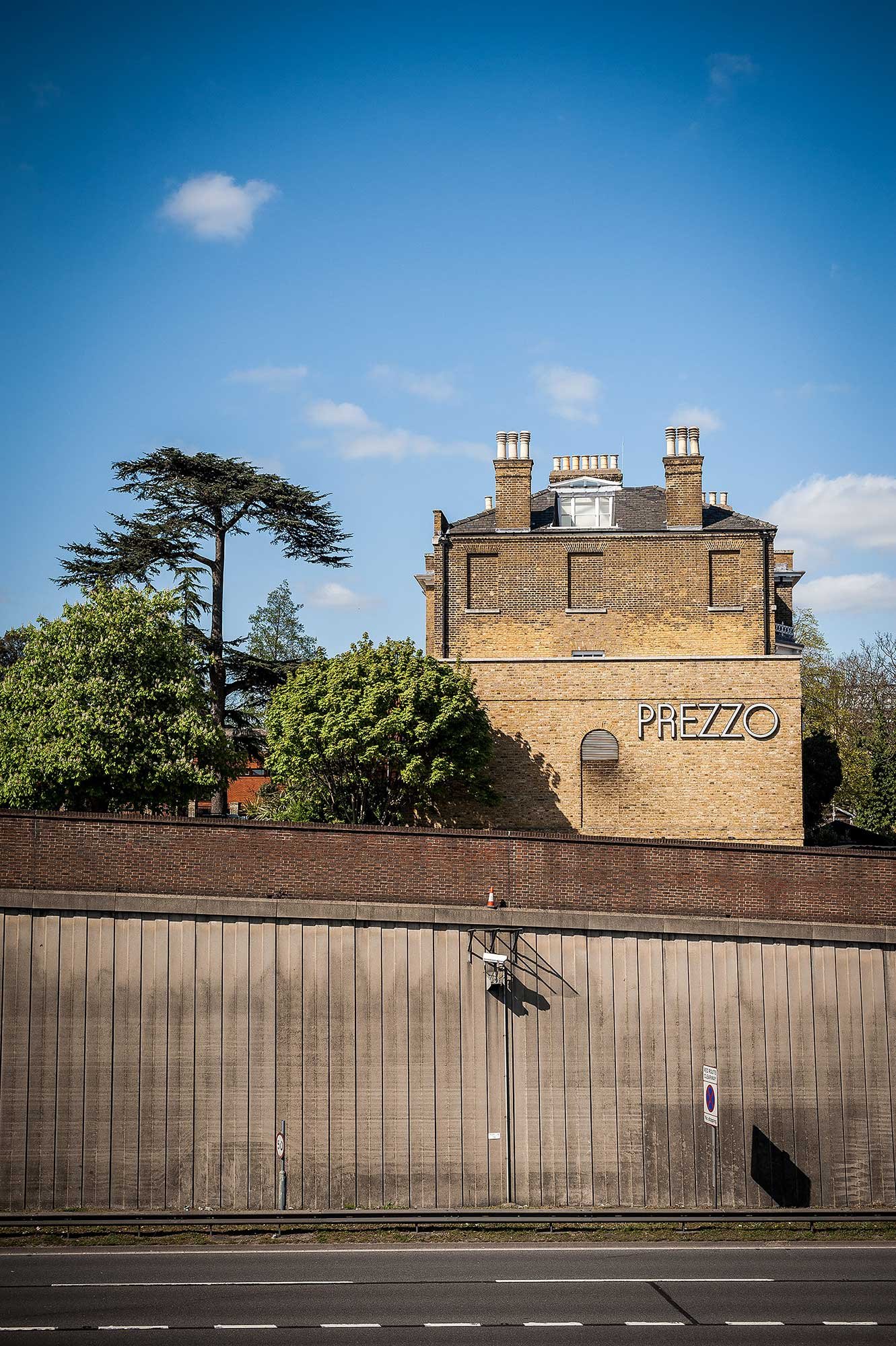 Side view Of Prezzo at South Woodford next to the North Circular Road
