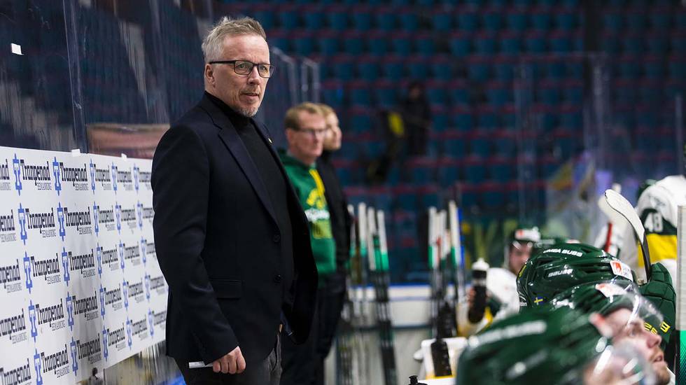 After the loss tonight – the head coach resigns: “Must have a replacement quickly”