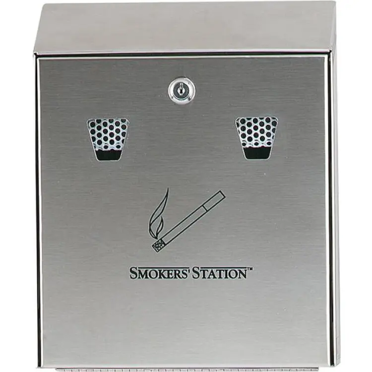 Rubbermaid Smokers' Station