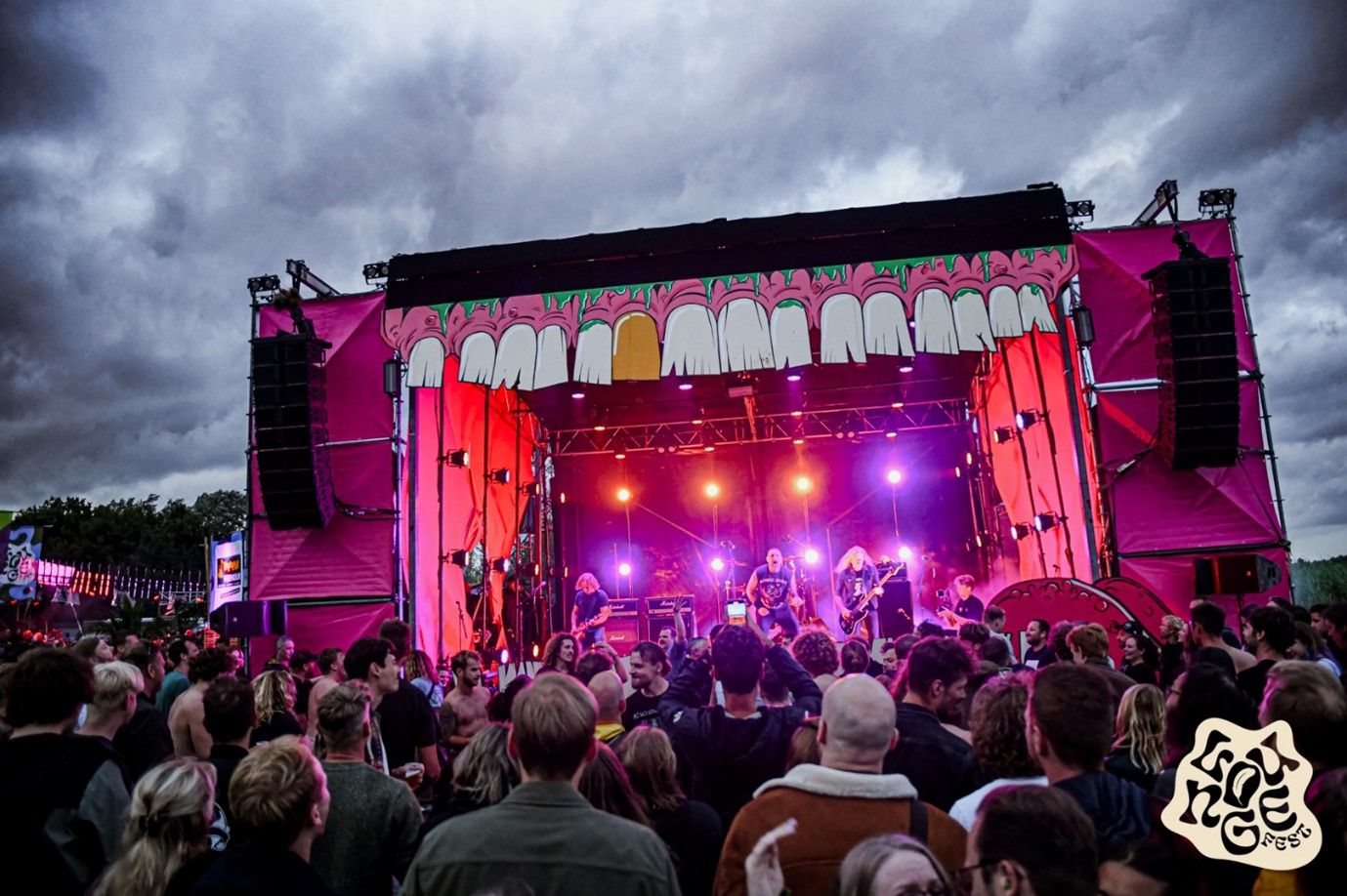 Bandpodium "Adanses"