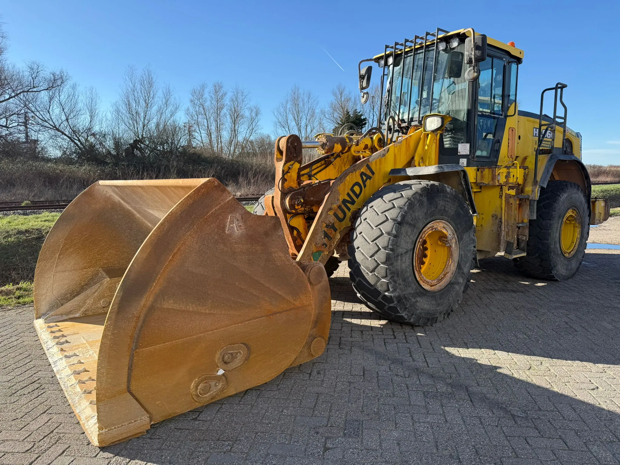 machinebod-hyundai-shovel-wiellader