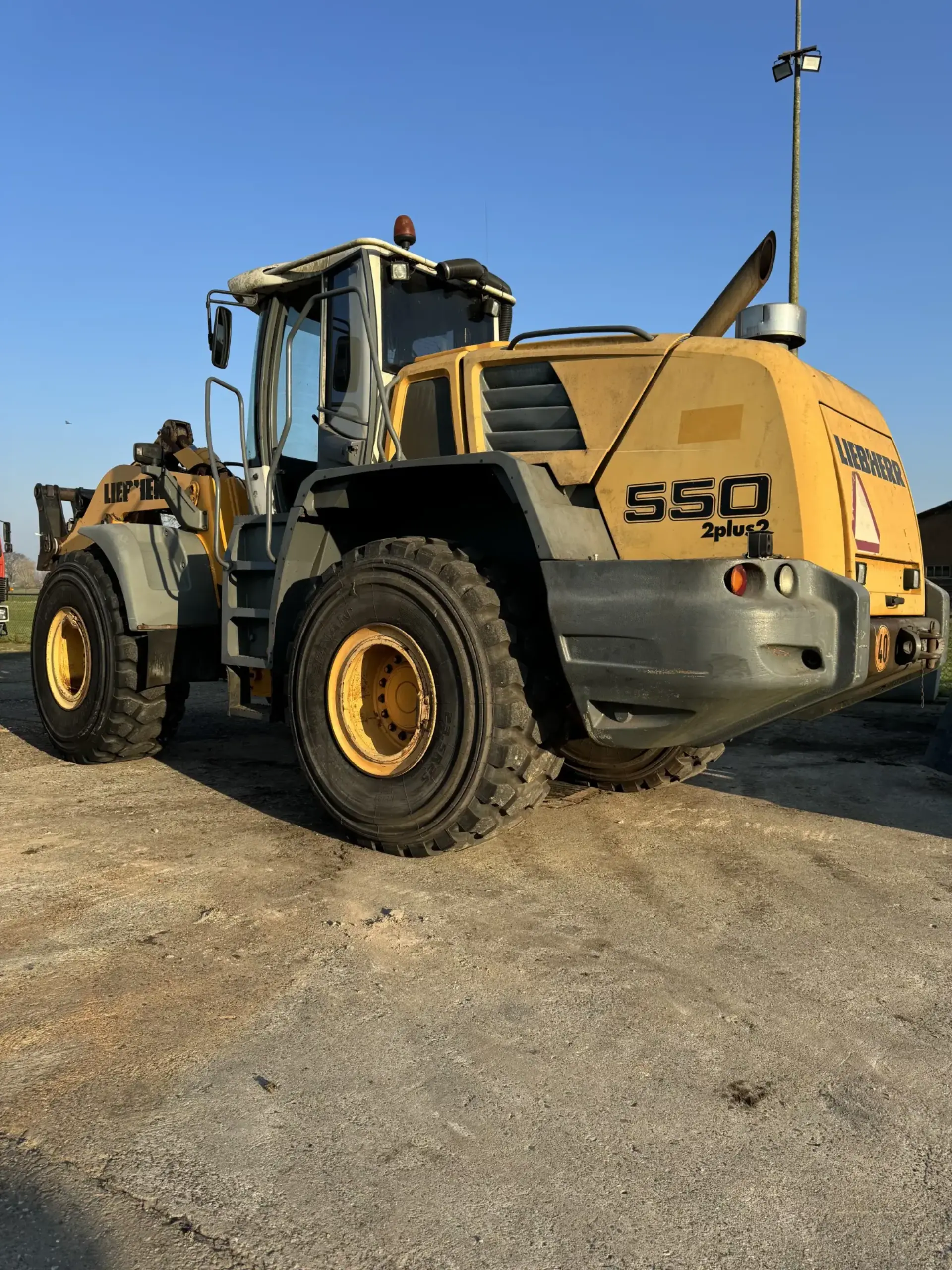 machinebod-liebherr-shovel-550-2plus2