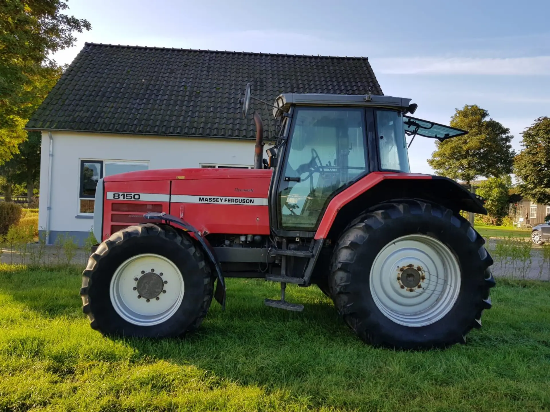 machinebod-massey-ferguson-tractor-8150