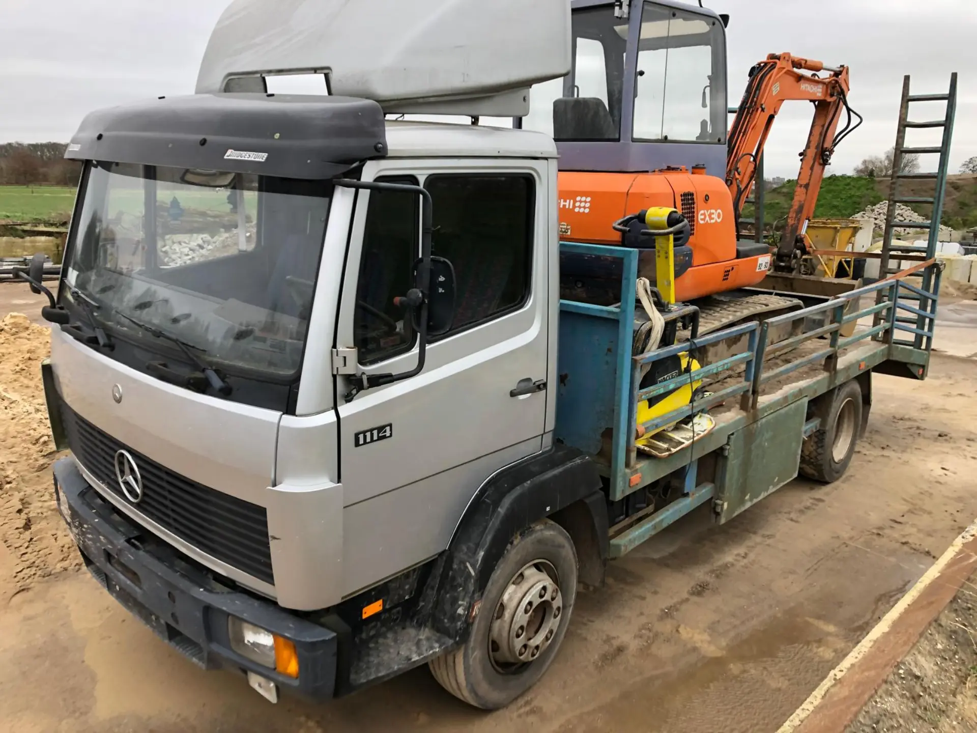 machinebod-mercedes-vrachtwagen-1114
