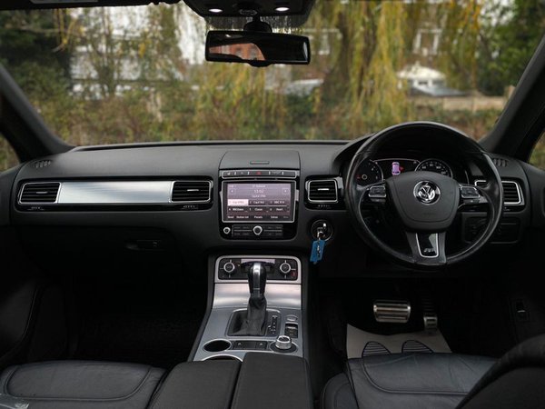 2016 VW Touareg R-Line 3.0 TDI V6 - Infotainment