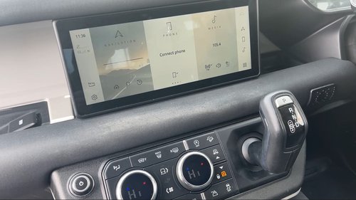 2020 Land Rover Defender Front console