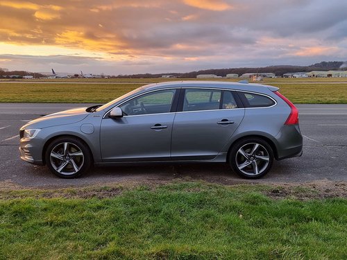 2016 Volvo V60 - Side