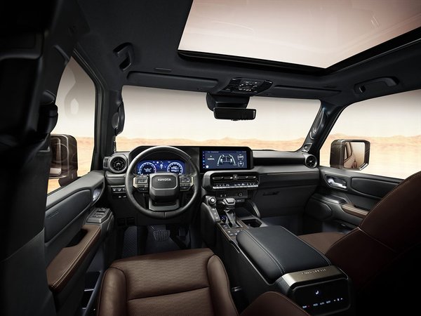 2024 Toyota Land Cruiser - Cockpit