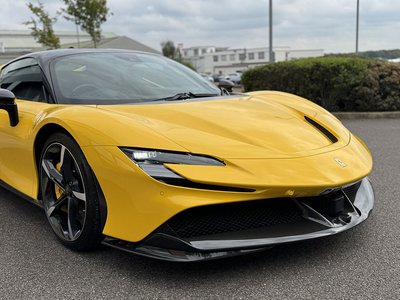 2023 Ferrari SF90 Stradale 4.0T V8 7.9kWh F1 DCT