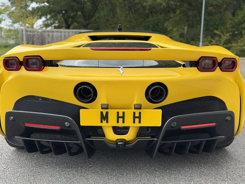 2023 Ferrari SF90 Stradale 4.0T V8 7.9kWh F1 DCT