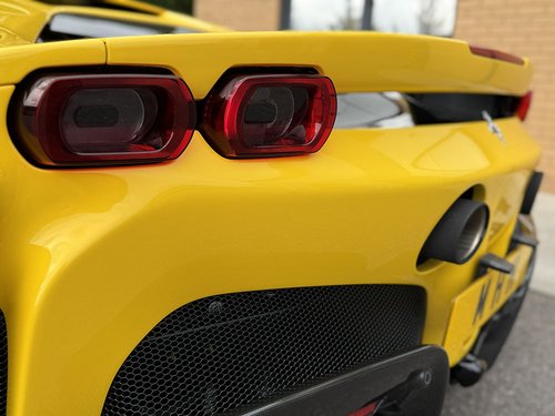 2023 Ferrari SF90 Stradale 4.0T V8 7.9kWh F1 DCT