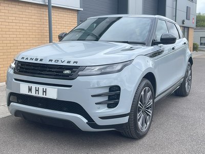 2025 Range Rover Evoque Dynamic Side Front