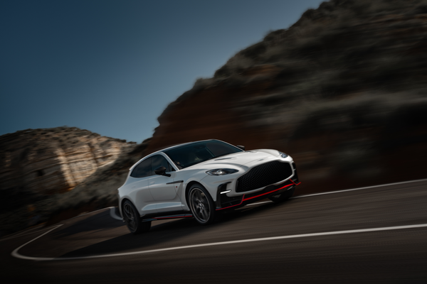 Best SUV Aston DBXS