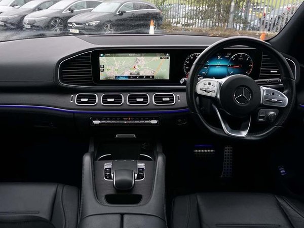 2019 Mercedes GLE300d AMG Line Premium Plus - Cockpit