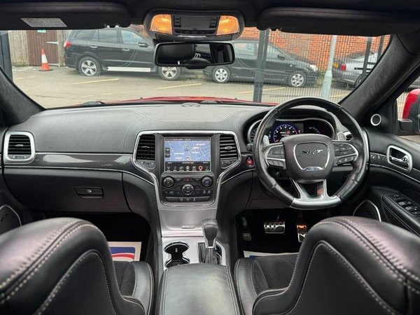 2017 Jeep Grand Cherokee SRT - Cokpit