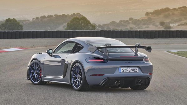 Porsche 718 Cayman GT4 RS - Rear