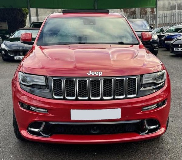 2017 Jeep Grand Cherokee SRT - Grille