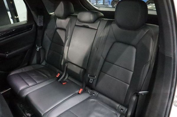 2018 Porsche Cayenne 3.0L V6 - Rear Cabin