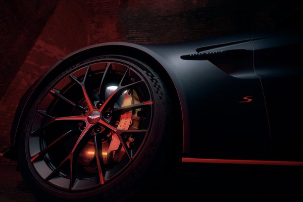 Aston Martin Vantage S Wheel