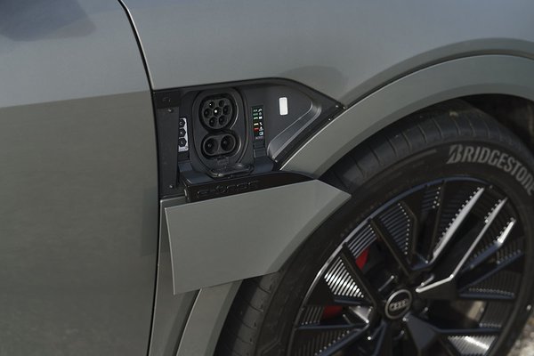 2023 Audi Q8 E-tron - Charge port