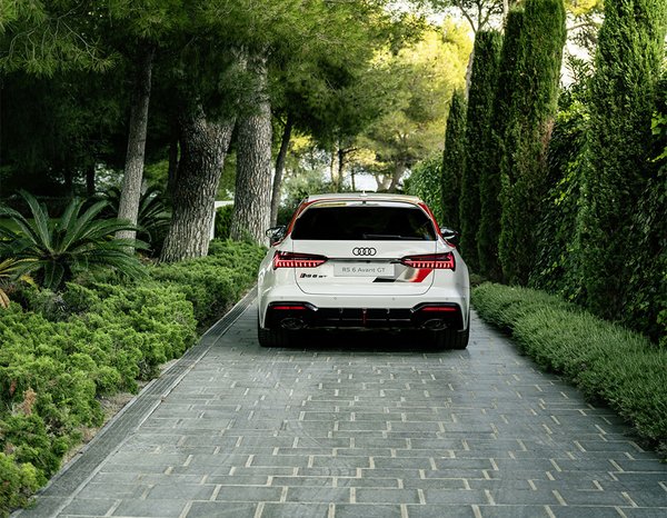 Audi RS6 Avant GT - Rear