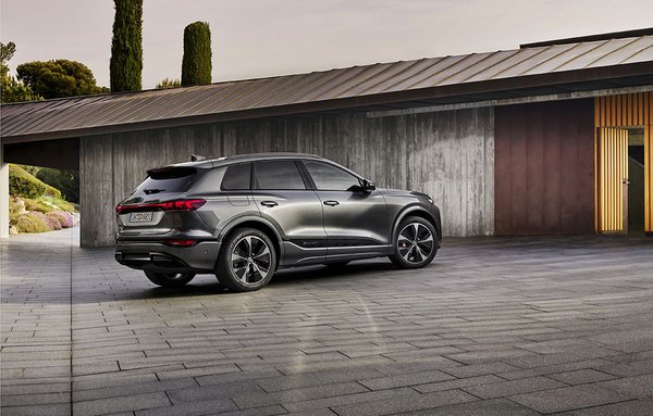 Audi SQ6 E-tron - NS Rear