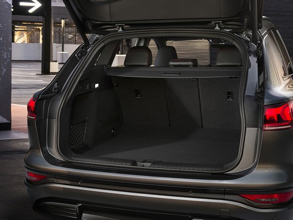 Audi SQ6 E-tron - Trunk