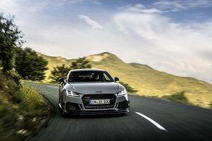 Audi TT RS Iconic - Front